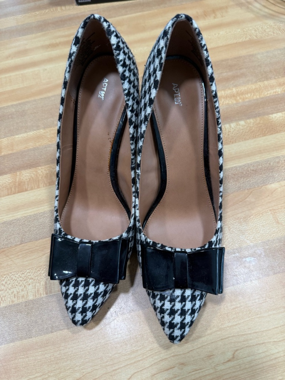 Apt. 9 Black & White Houndstooth Pointed Toe Pumps with Patent Bow